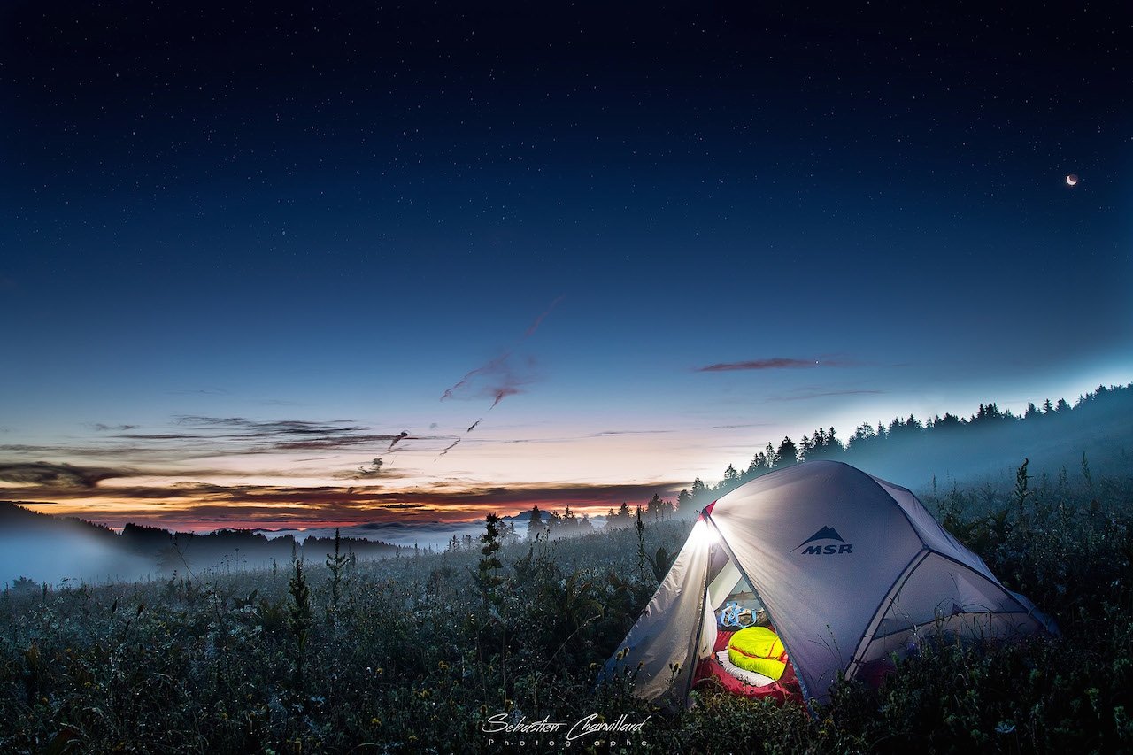Camping together. Палатка. Палатка на природе. Ночная палатка. Палатка ночью.