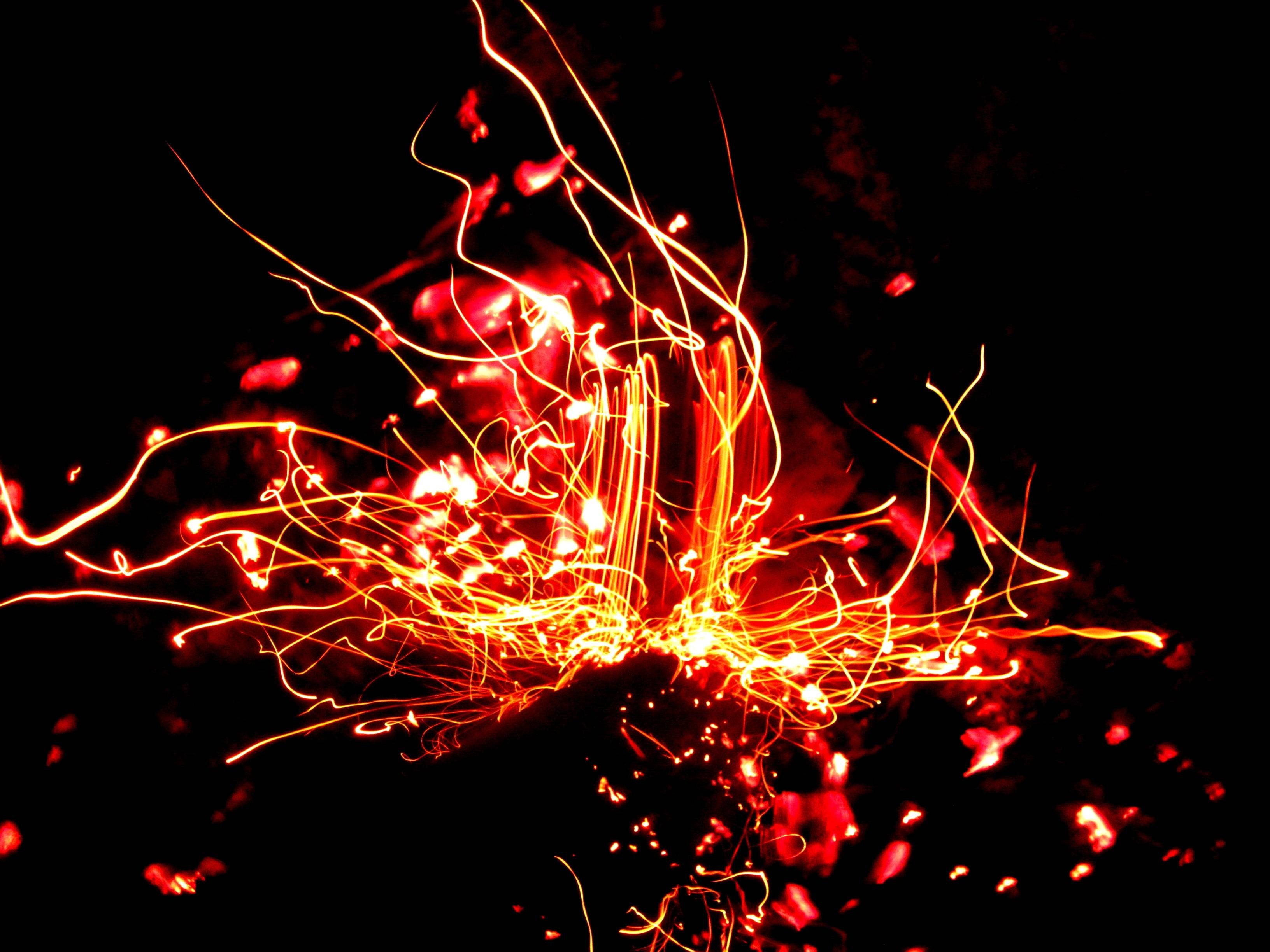 Пламя вырастет из искры какой жанр. Огненный цветок. Огненный цвет. Красивый огонь. Пламя и искры.