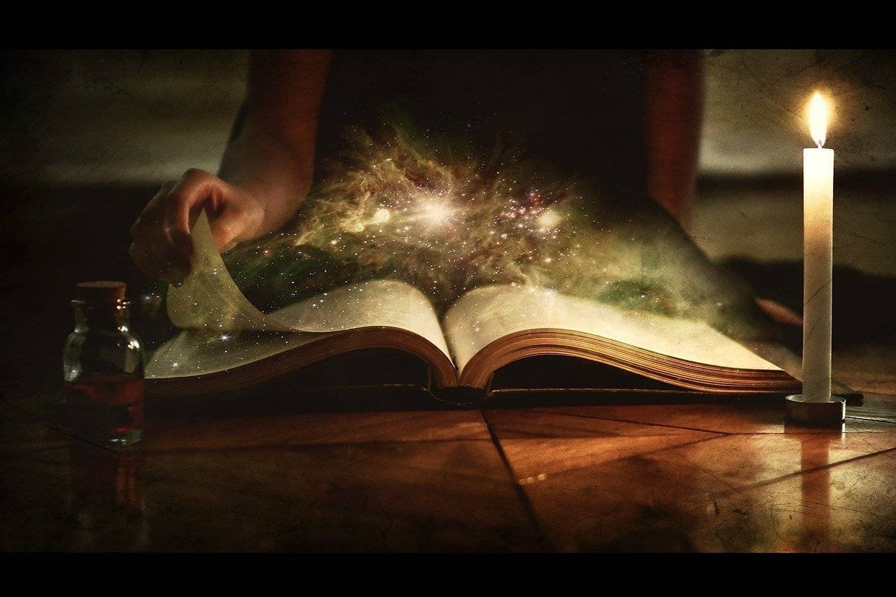Волшебство слов. Магические картинки. Книга свет. Эстетика читателя. История магия сказка.