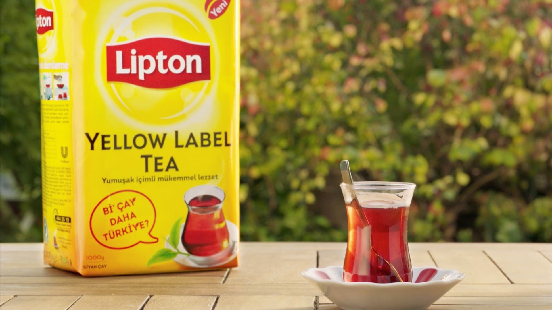 Рецепт домашнего липтона. Липтон и Брук Бонд. Липтон бренд. Липтон чай на столе.