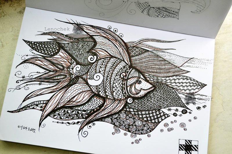 Рисунок в графике 2 класс. Стилизованное изображение рыбы. Рыбка гелевой ручкой. Рисунки чёрной гелевой ручкой. Рисование гелиевой ручкойдля детей.