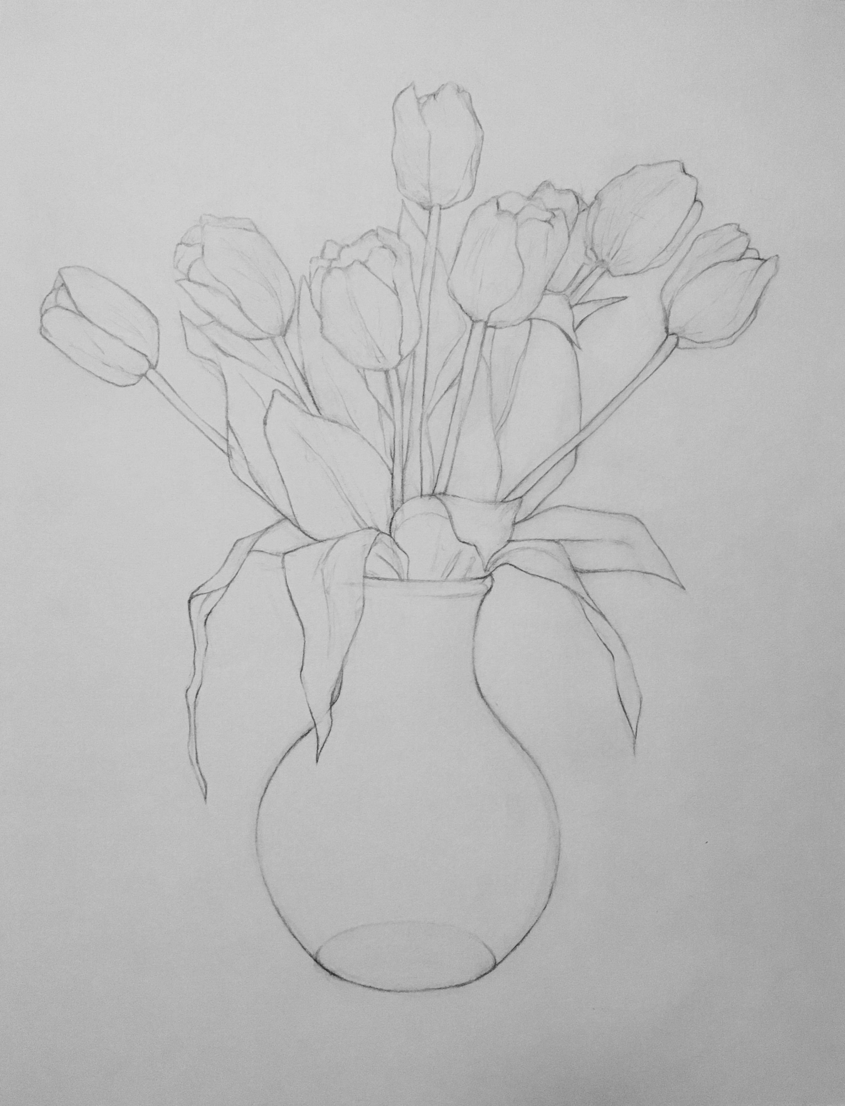 Букеты рисовать поэтапно. Натюрморт ваза с цветами карандашом. Красивый букет рисунок карандашом. Ваза с цветами рисунок карандашом. Рисование тюльпаны в вазе.