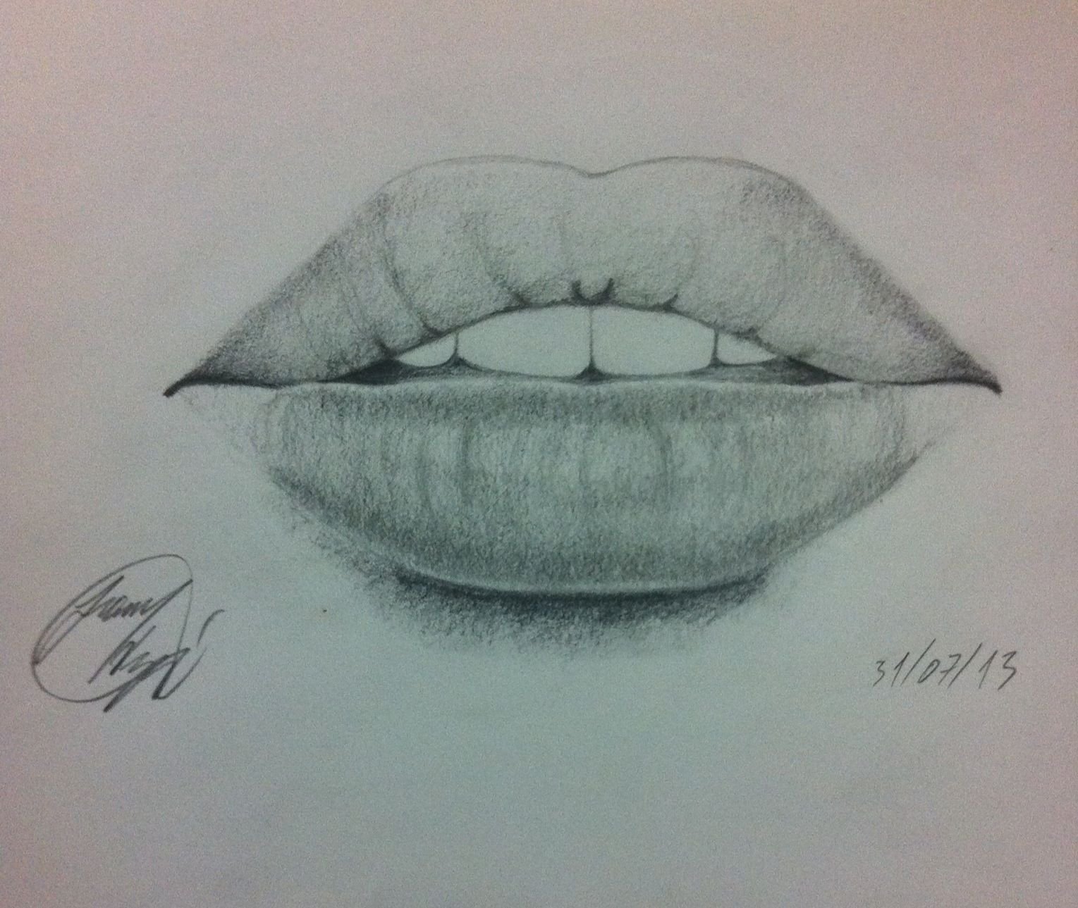 Губы карандашом легко. Губы карандашом для начинающих. Рисунки для срисовки губы. Карандаш для губ фото. Рисунки простым карандашом губы.