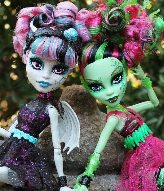 Монстр Хай Венера и Рошель