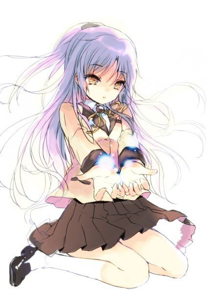 Канаде Тачибана сидит