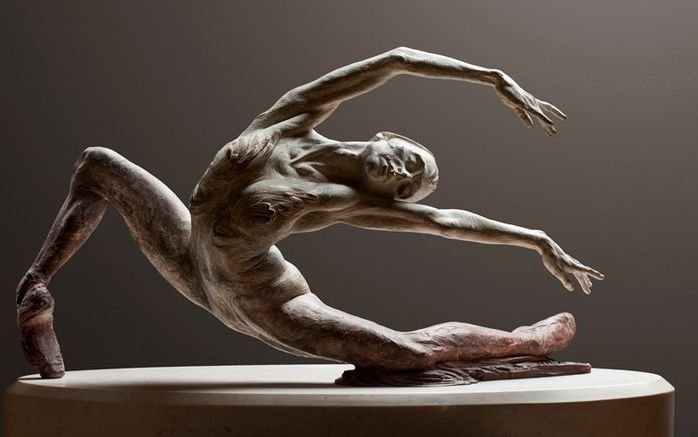 Скульптуры Richard MACDONALD