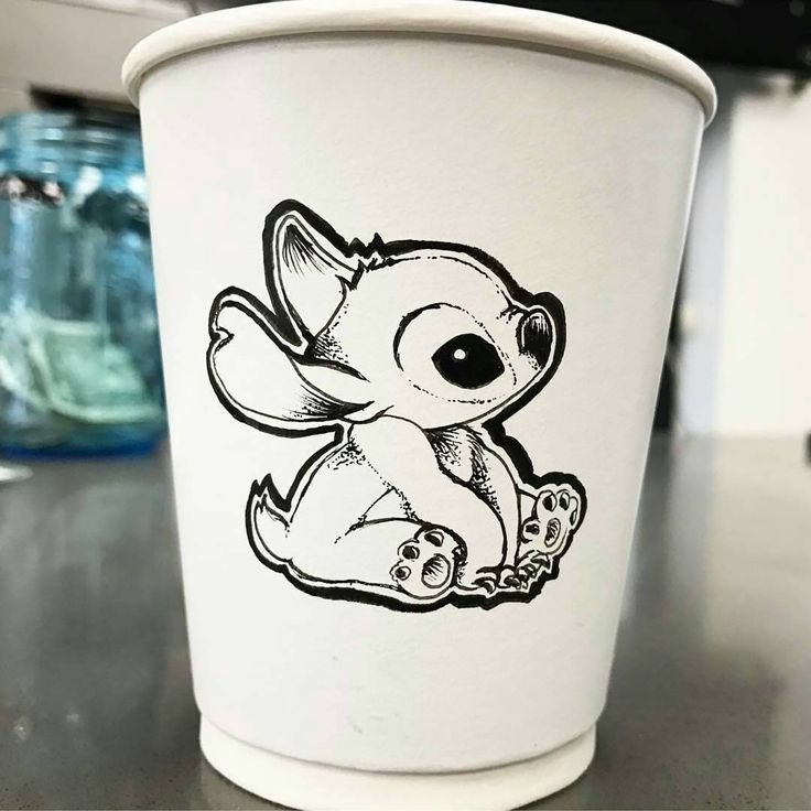 Разрисовать кофейный стаканчик