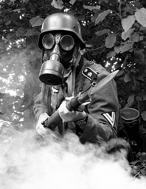 Ww1 немец в противогазе