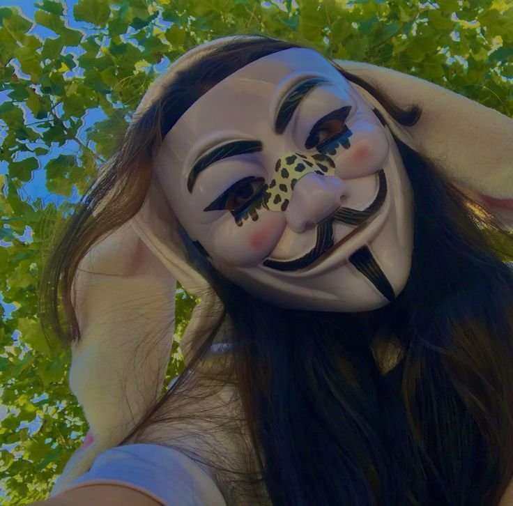 Красивые маски Анонимуса для девочек