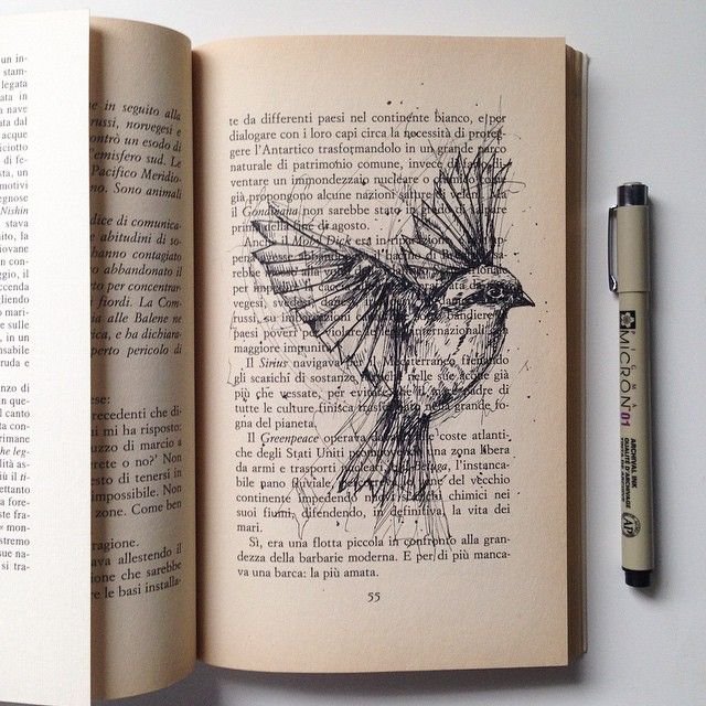 Рисование на книжных страницах