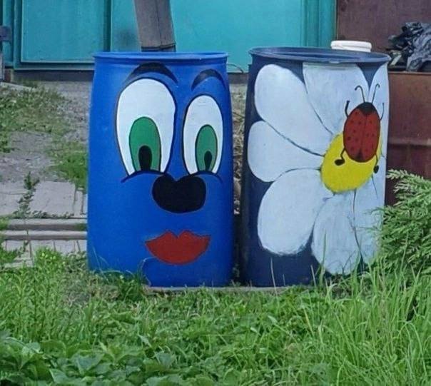 Разрисованные бочки для сада