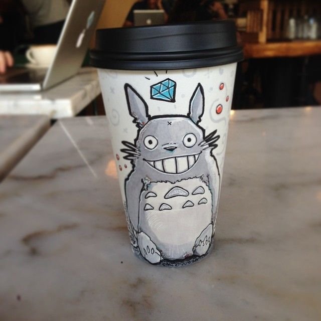 Рисование на стаканах кофе