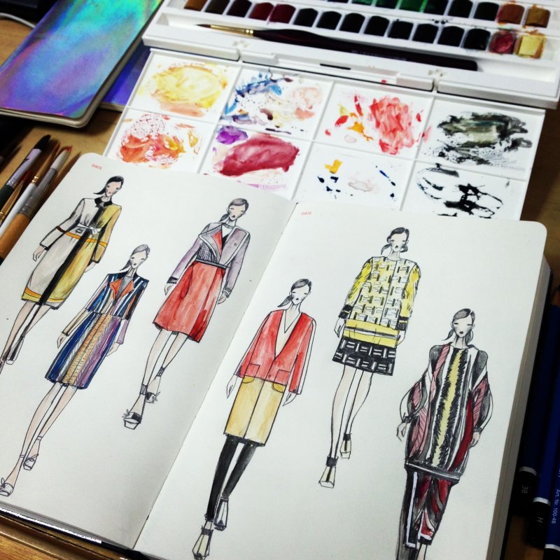 Скетчбук дизайнера одежды