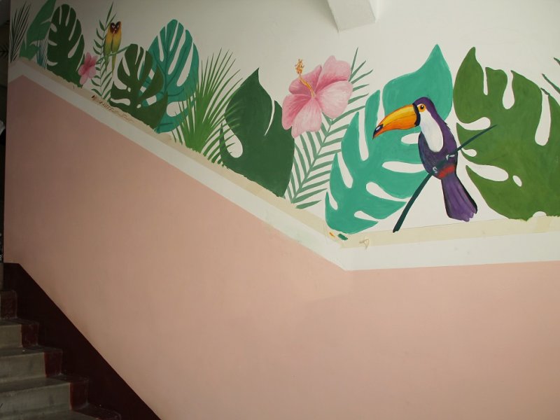 Разрисовать стены в подъезде