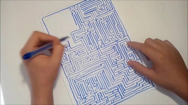 Каракули ручкой на бумаге