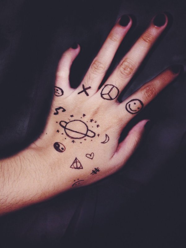 рисунки на руке черной ручкой легкие и красивые