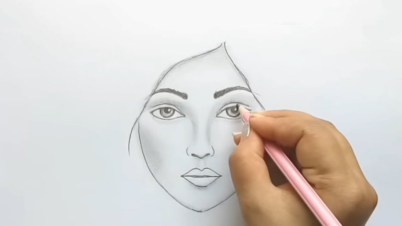 Лицо карандашом