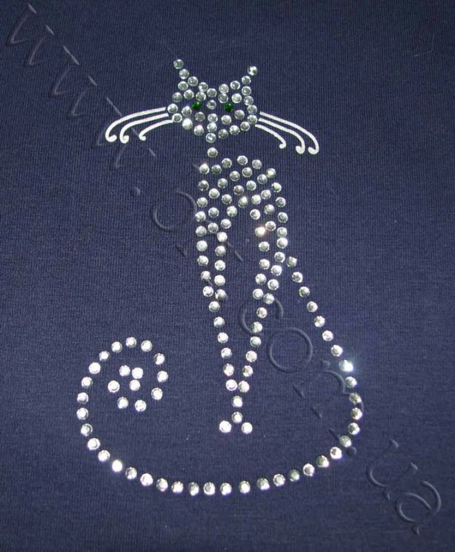 Аппликация стразами на одежде