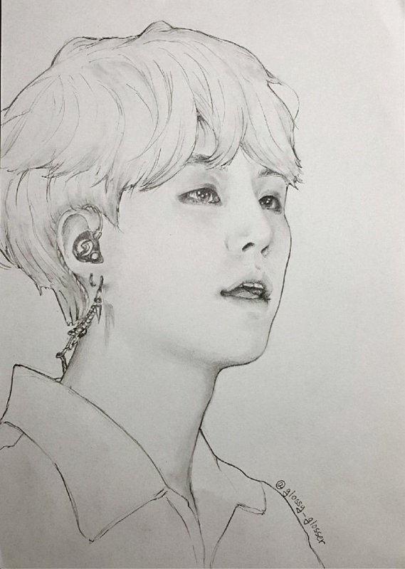 Шуга из BTS портрет