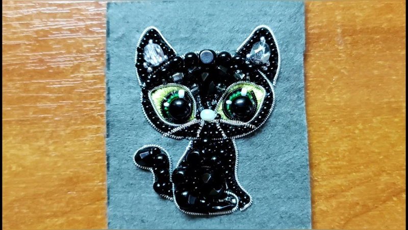 Кот с кристаллами