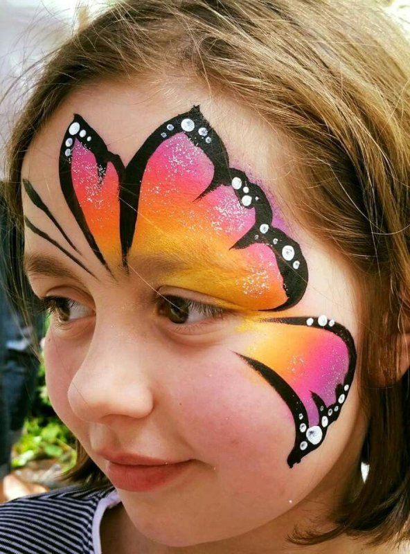 На лице для девушек легкие