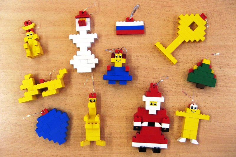 Елочная игрушка из лего