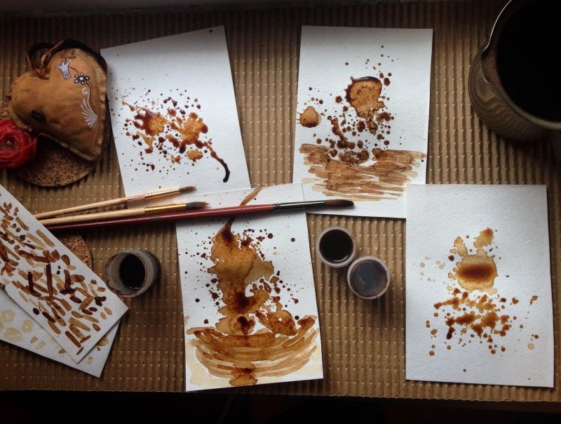 Рисование кофе на бумаге