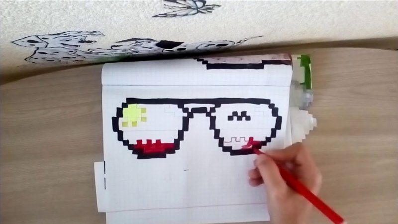 Рисовать по клеточкам очки