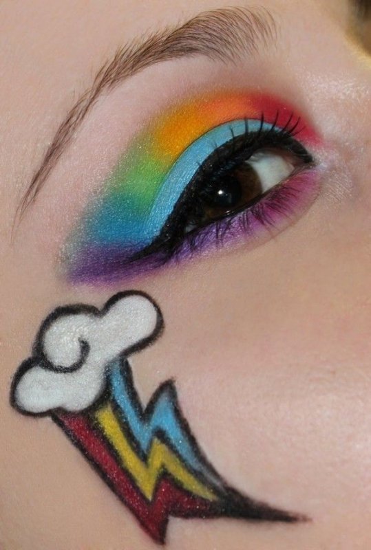 необычный макияж