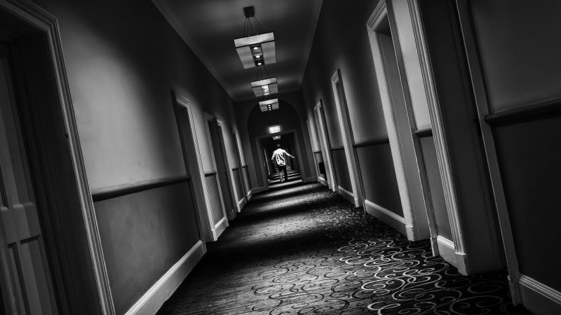 Мрачный коридор