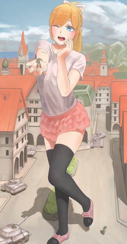 Девушка великан аниме