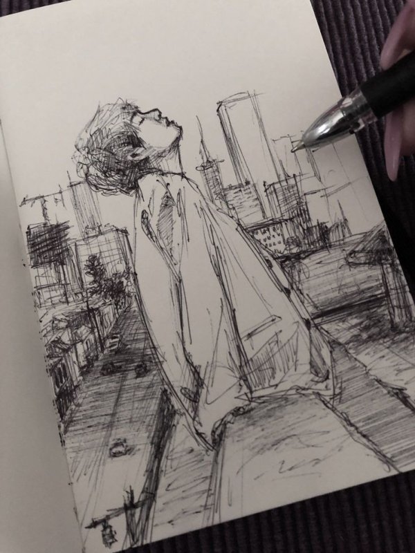 Наброски карандашом в скетчбуке