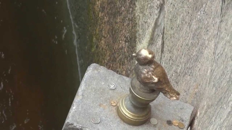 Памятник Чижика пыжика в Петербурге